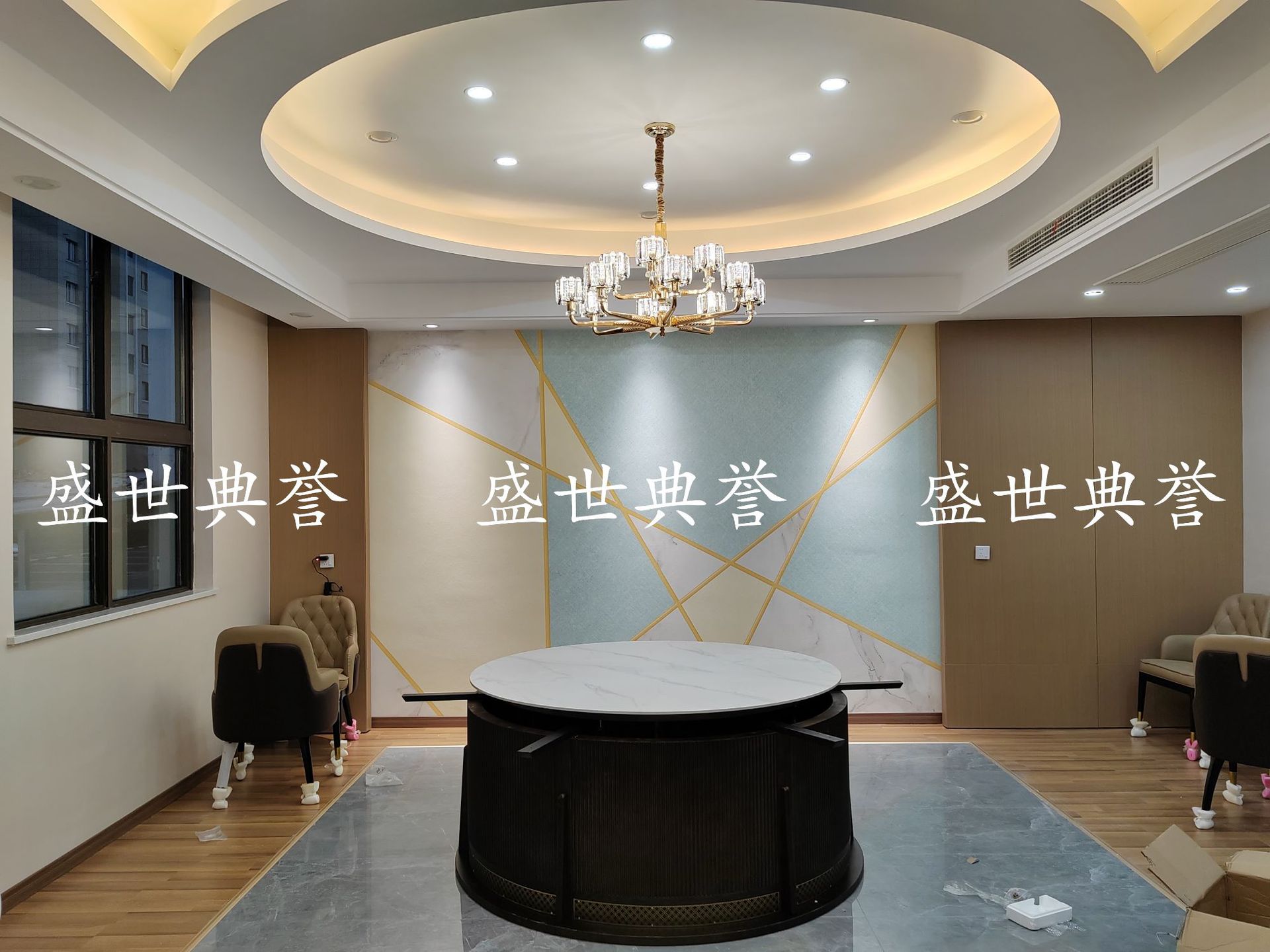 Xinyang high-end club electric dining tables and chairs, hotel new Chinese-style solid wood dining tables, restaurant private rooms automatic turntable dining tables pic 5