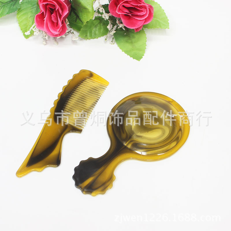 One-yuan beef tendon two-piece mirror comb set, handle mirror, makeup mirror, hair comb wholesale pic 6