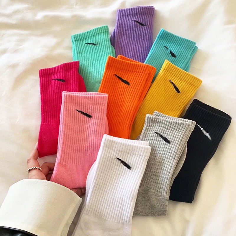 女中筒袜子勾勾秋冬款袜子运动袜糖果色高帮袜长筒NK袜低价批发详情1