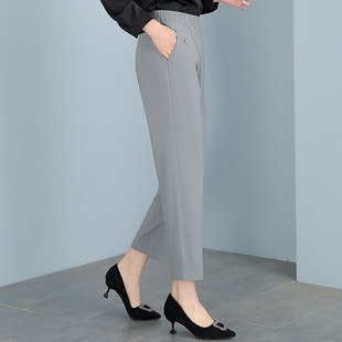 The 2023 new style of stylish knitted top for middle-aged mothers in autumn and thin base layer sweaters for middle-aged and elderly women in spring and autumn pic 1