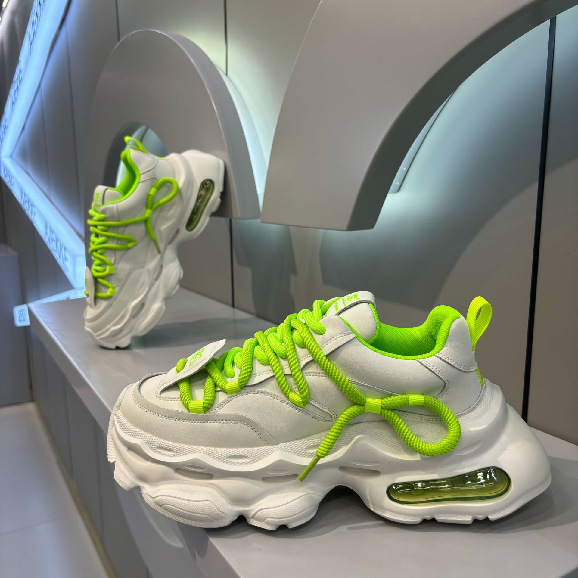 2024新款薄款小白鞋增高透气网面鞋子男款夏季厚底老爹鞋百搭男鞋详情12