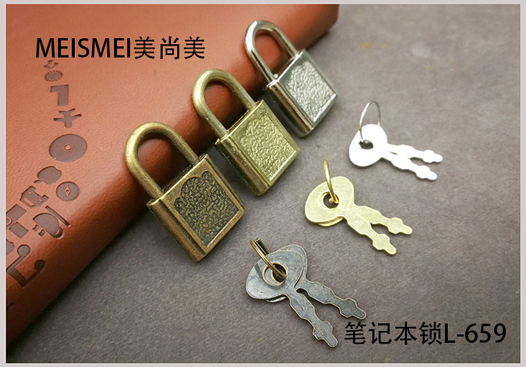 Mini lock, antique lock head, Chinese-style aged box padlock, retro copper-plated lock, old-fashioned ancient key lock, white pic 26