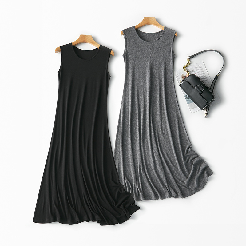 A new summer 2025 machine-washable Tencel wool simple spoon-neck halter dress for women with a fashionable back pic 3