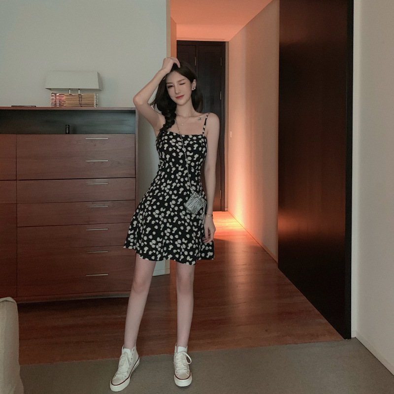 2020新款夏季小雏菊印花少女露肩雪纺吊带裙中长款系带显瘦连衣裙详情4