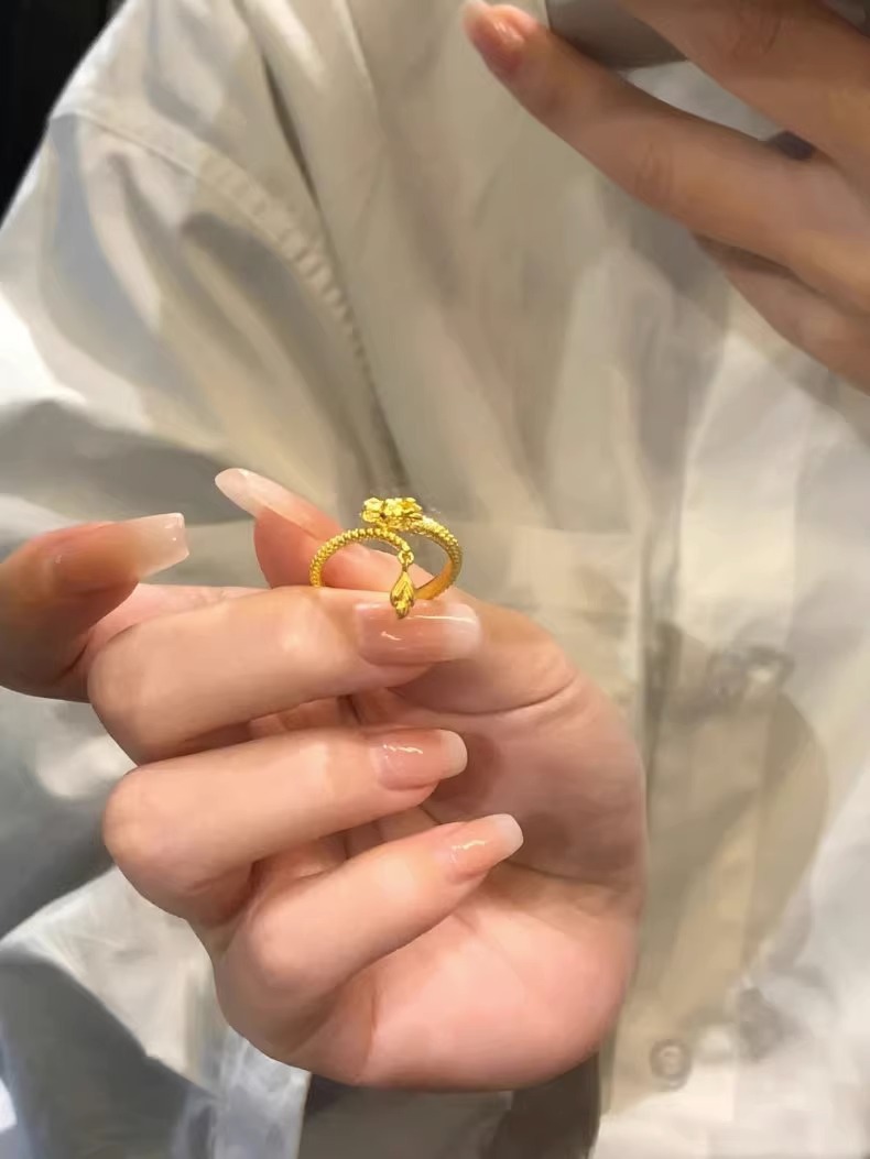 KIMOJ新款戒指2023新年款国潮风神龙摆尾戒指可调节镀真金扭转乾坤龙鳞盘龙指环详情3