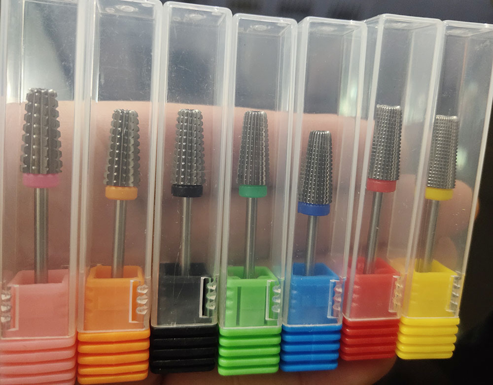 The new five-in-one nail polish grinding head, a bidirectional toothed quick nail removal and dead skin removal tool, can be used with either hand. shanilak pic 4