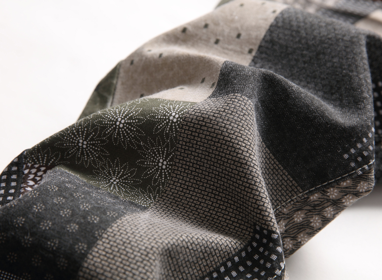 Original European and American multi-color, personalized and fashionable printed patchwork checkered stretch small straight-leg street trend jeans pic 5