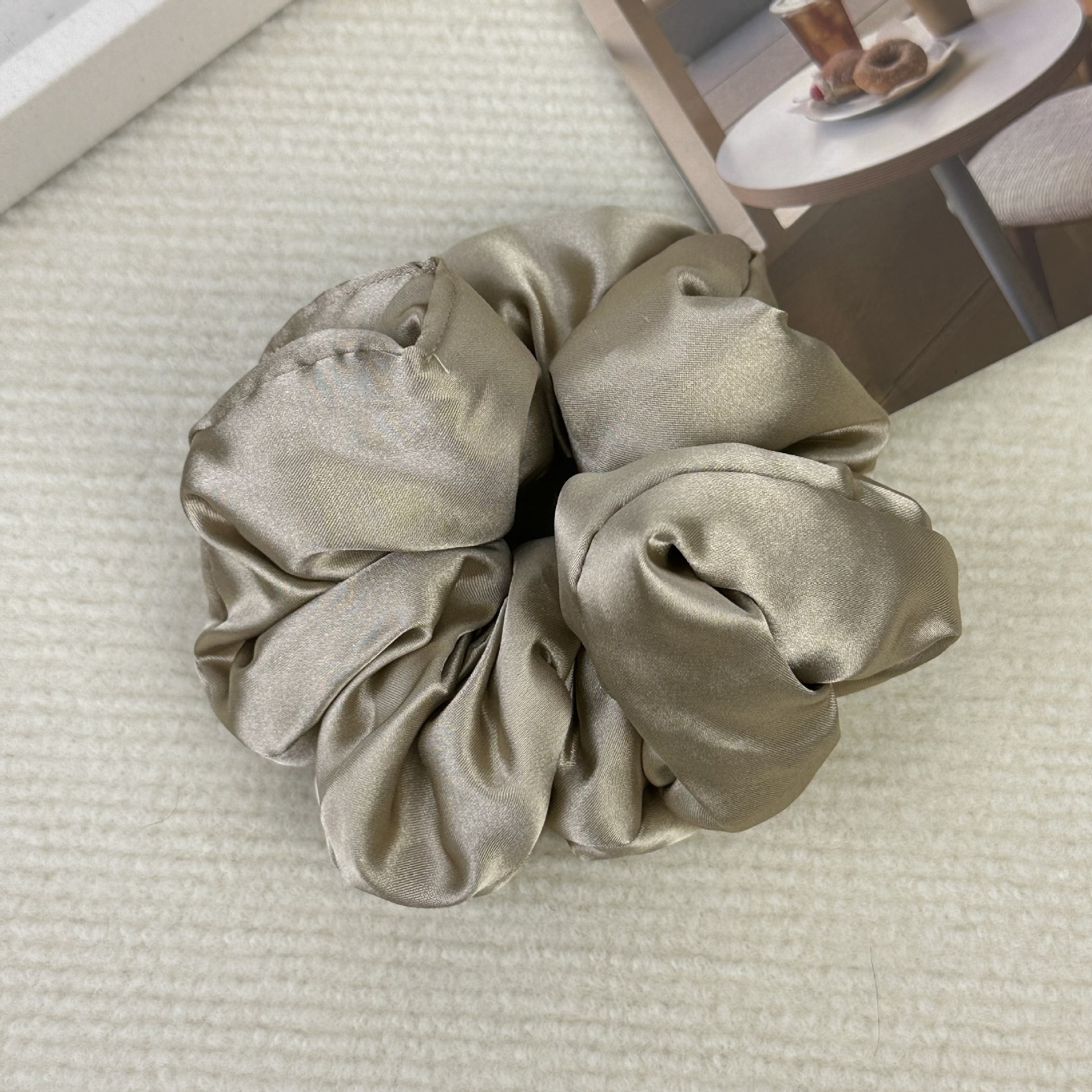 法式慵懒风缎面枕头大肠发圈高级感复古大号纯色布艺褶皱发圈发饰详情10