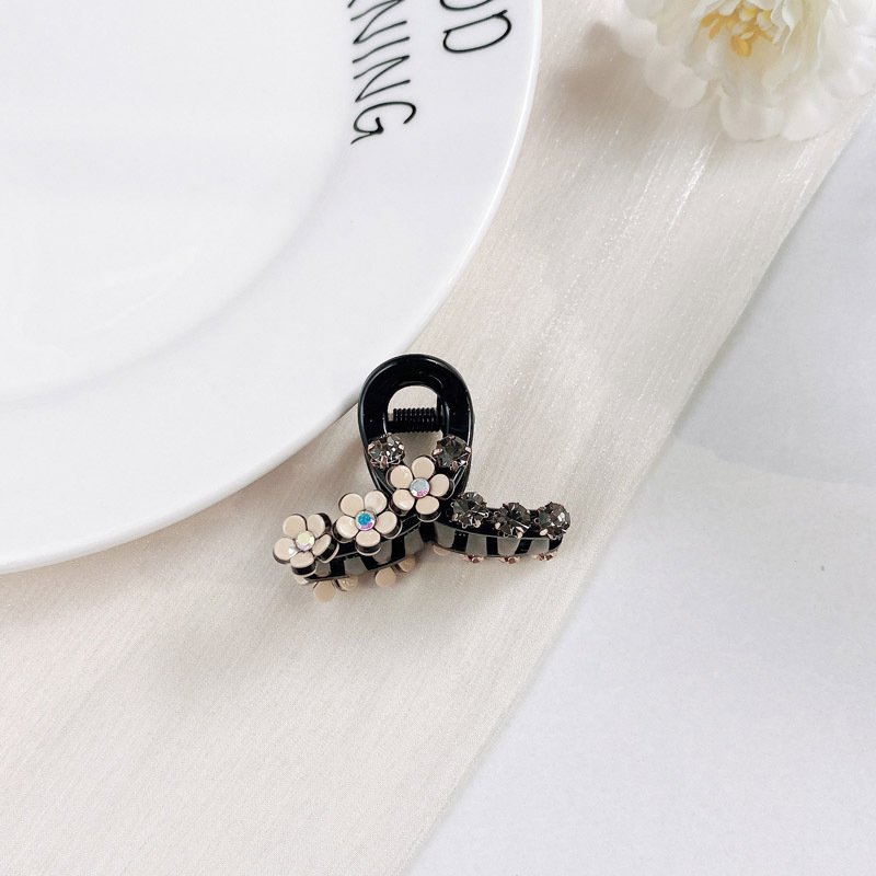 High-end camellia semi-tied hair clips for women, a niche hair accessory with diamonds, simple and elegant style, small grappling clips, less hair volume, shark clips pic 6