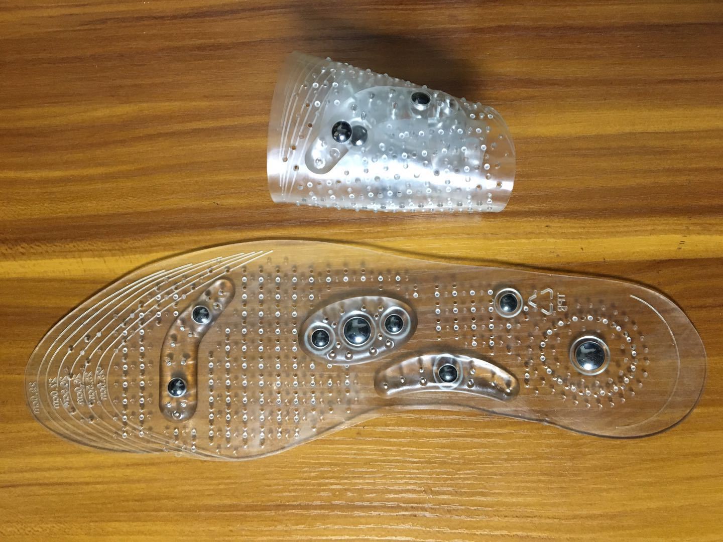Amazon transparent magnetic therapy insoles with 8 magnetic stones for massage, breathable health care, magnetic iron insoles for men and women, manufacturer pic 25