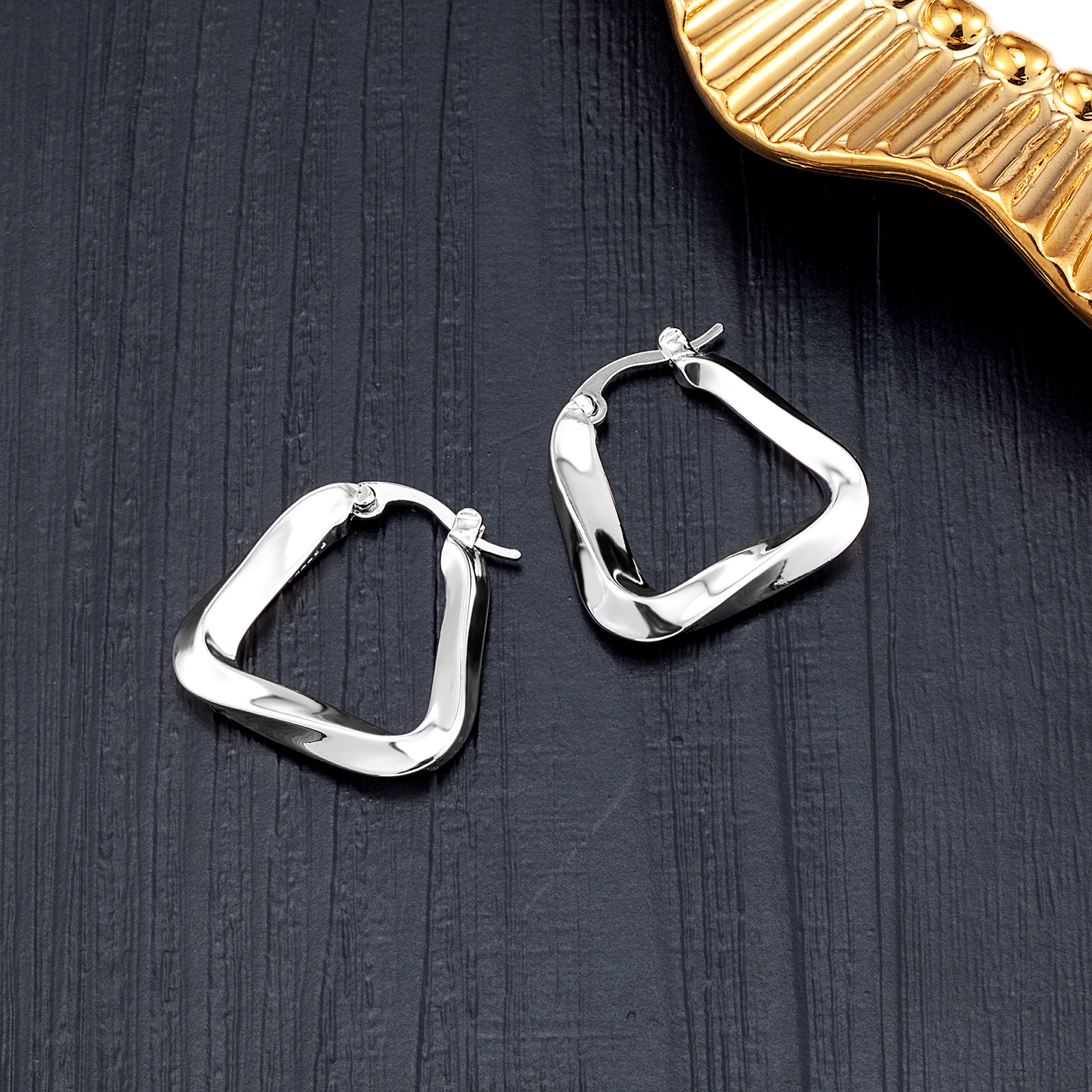 新款法式复古金属几何扭曲三角形耳扣女冷淡风小众高级感圈耳环女详情11