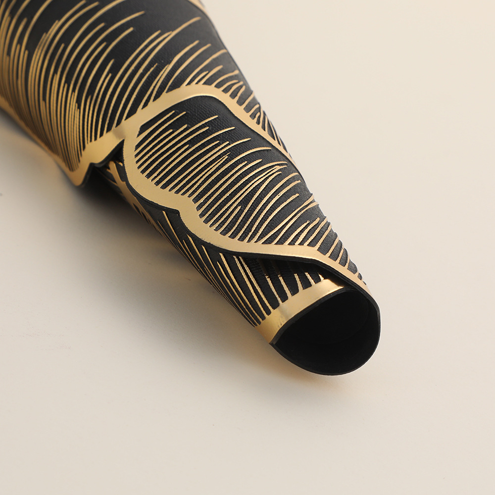 Foreign trade cross-border pvc gold-embossed placemats, heat-insulating table MATS, hotel and restaurant waterproof oil solid bottom rose Western placemats pic 12