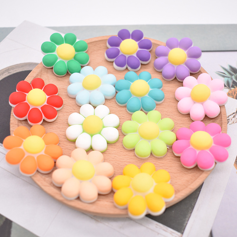 新款半3D彩色花朵系列箱包胸针饰品配件小号立体软胶贴片diy配饰详情8