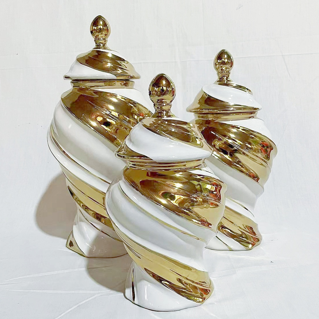 Ceramic light luxury electroplated general jar, platinum flower vase, handicraft display piece, entrance soft decoration, storage jar 2, Golden castle vase pic 5