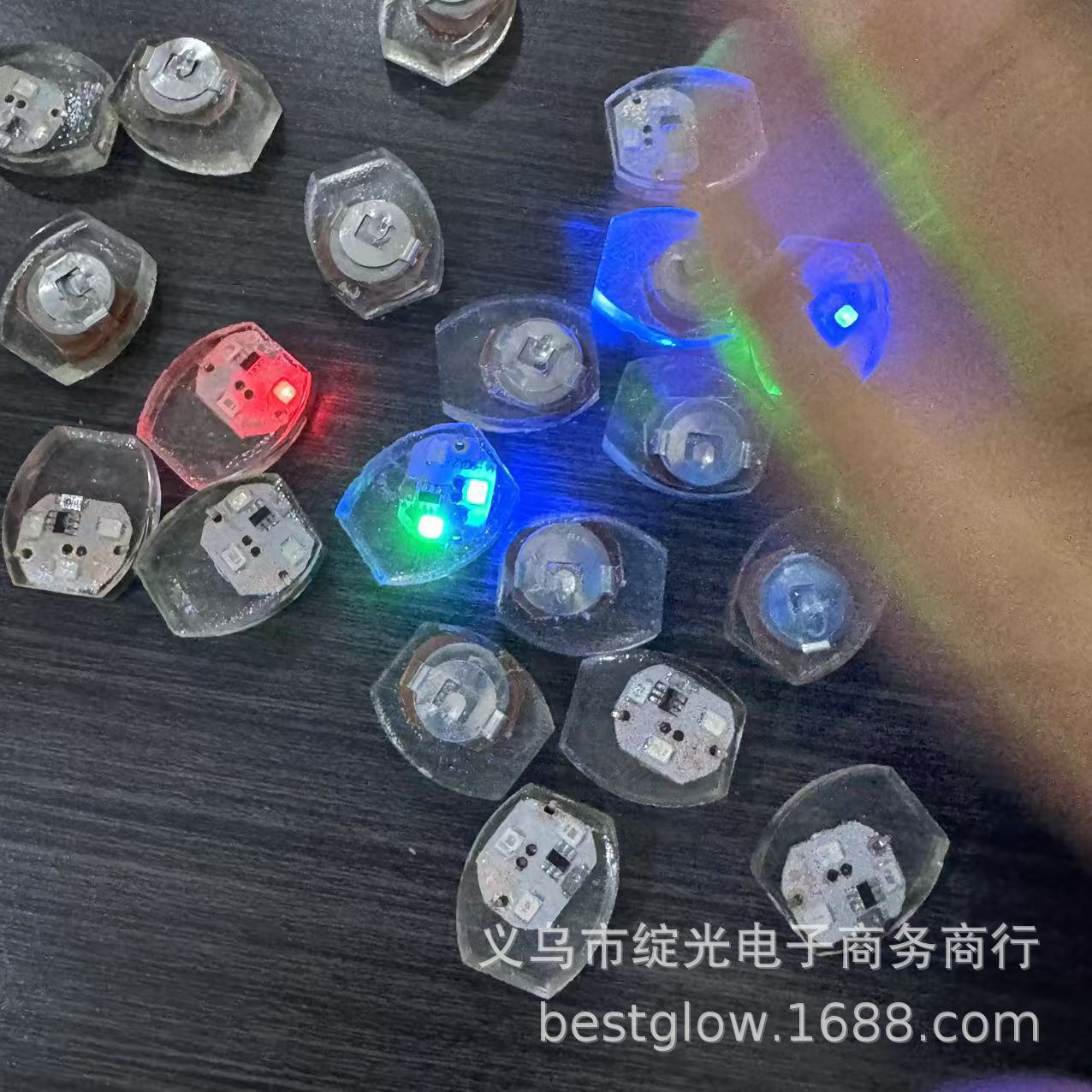 LED红蓝绿鞋灯方灯椭圆灯防水灯震动发光闪灯服装灯机芯电子配件详情9