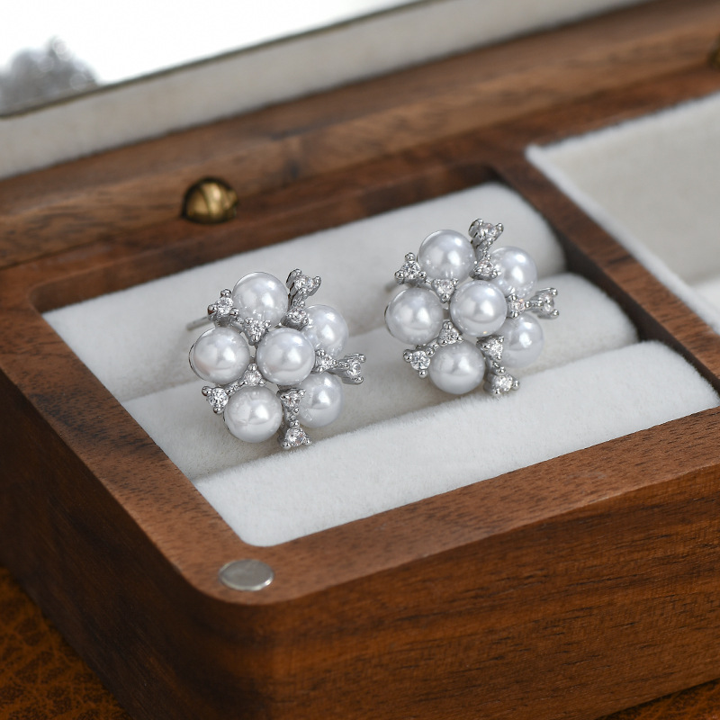 秋冬新款微镶锆石气质耳钉女S925银针复古法式珍珠花簇耳坠耳饰品详情8