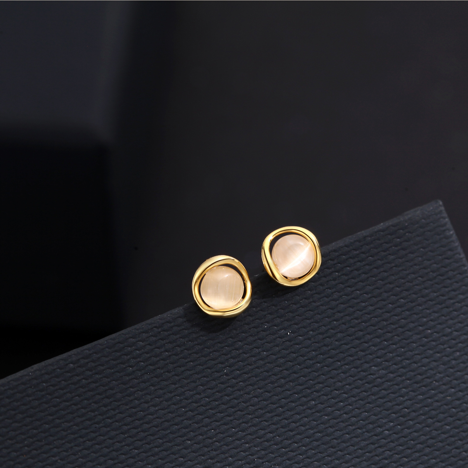 s999纯银足银猫眼石耳钉女韩版轻奢气质轻奢感新款养耳洞耳饰品详情13