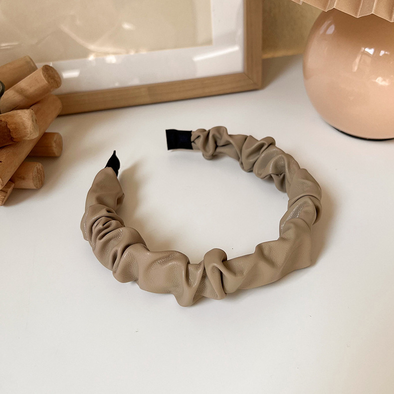 Retro leather pleated headband ~ Height-increasing PU leather Korean autumn and winter new headband, fashionable and simple, for women to slim their hair pic 10
