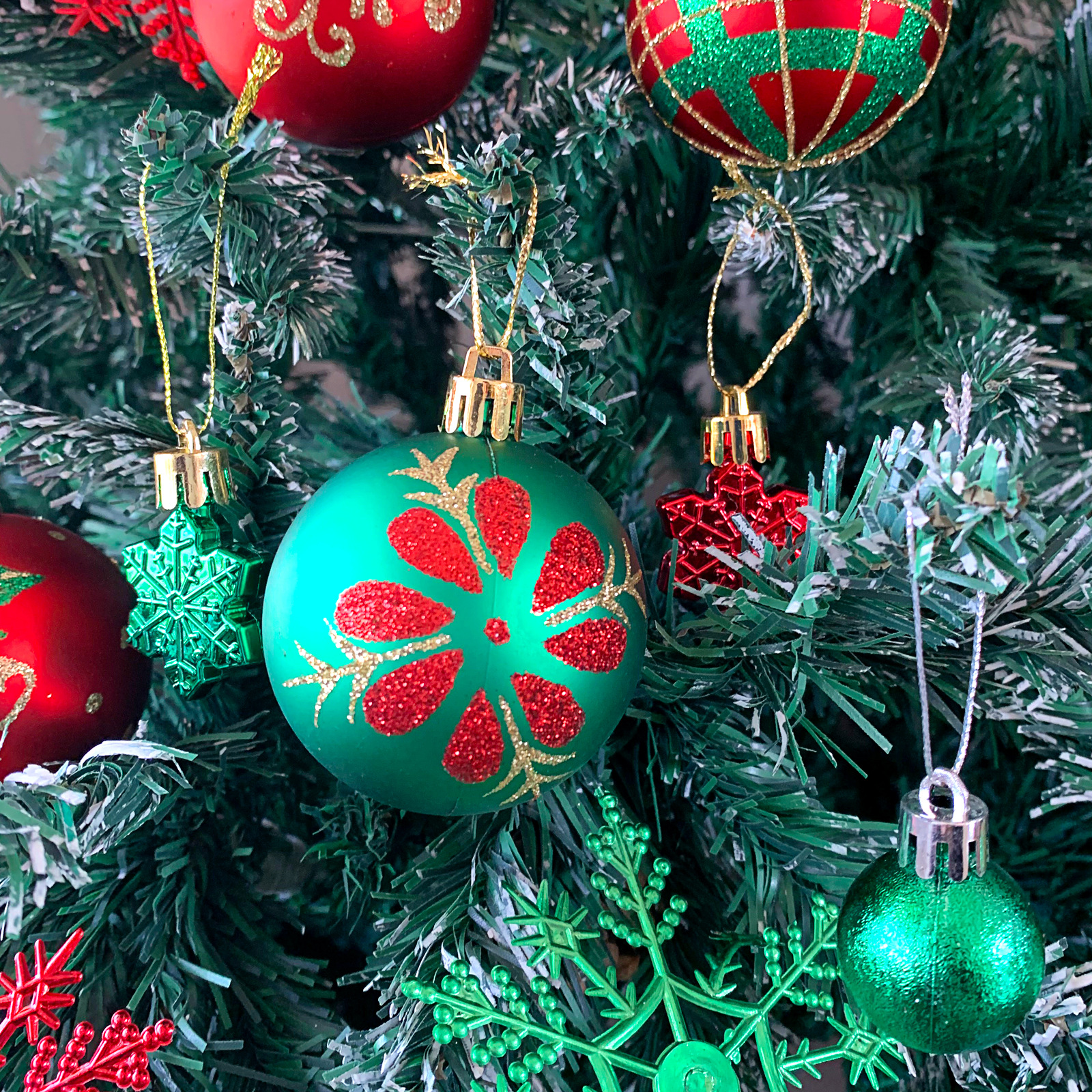 Temu/SHEIN Christmas decorations: Electroplated deer plastic balls, painted Christmas ball sets, Christmas tree pendants pic 22