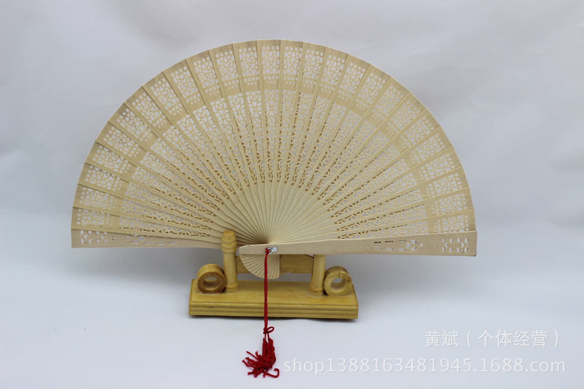 8寸全冲香木扇批发中国特色礼品扇仿檀木扇折扇外贸出口扇详情4