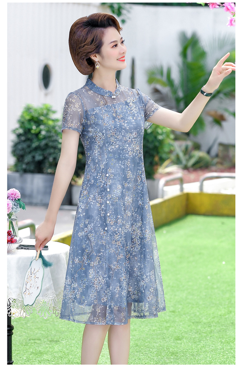 The 2022 new summer mom dress for middle-aged and elderly people aged 40 and 50 short-sleeved chiffon dress is elegant and stylish, making them look younger and slimmer pic 53