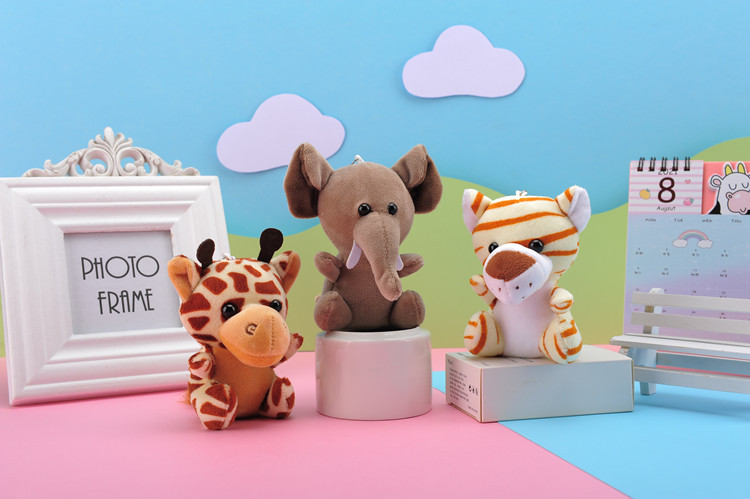 Wholesale of new cross-border animal plush toys, dolls, small pendants, clothing, bags and accessories for elephants, lions and tigers pic 4