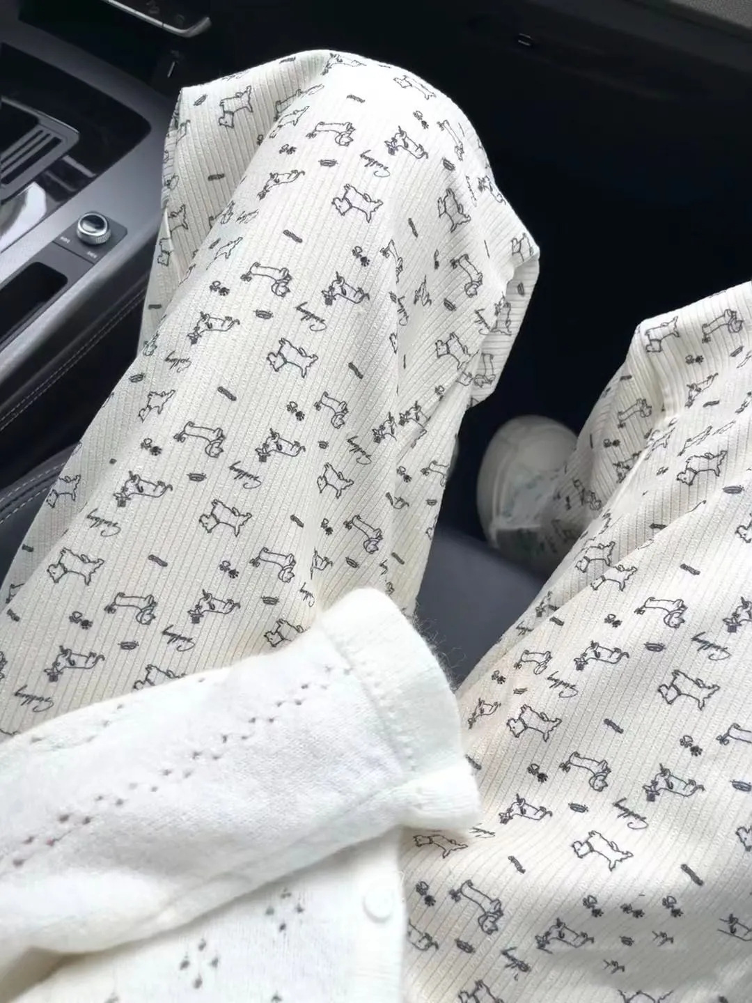 可爱狗狗冰丝阔腿裤女夏季薄款2024新款小个子宽松垂感直筒休闲裤详情8