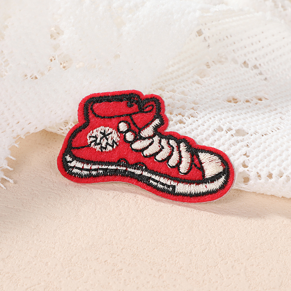 现代卡通刺绣外套T恤羽绒服胸贴包包装饰布贴衣服辅料童装补丁详情12