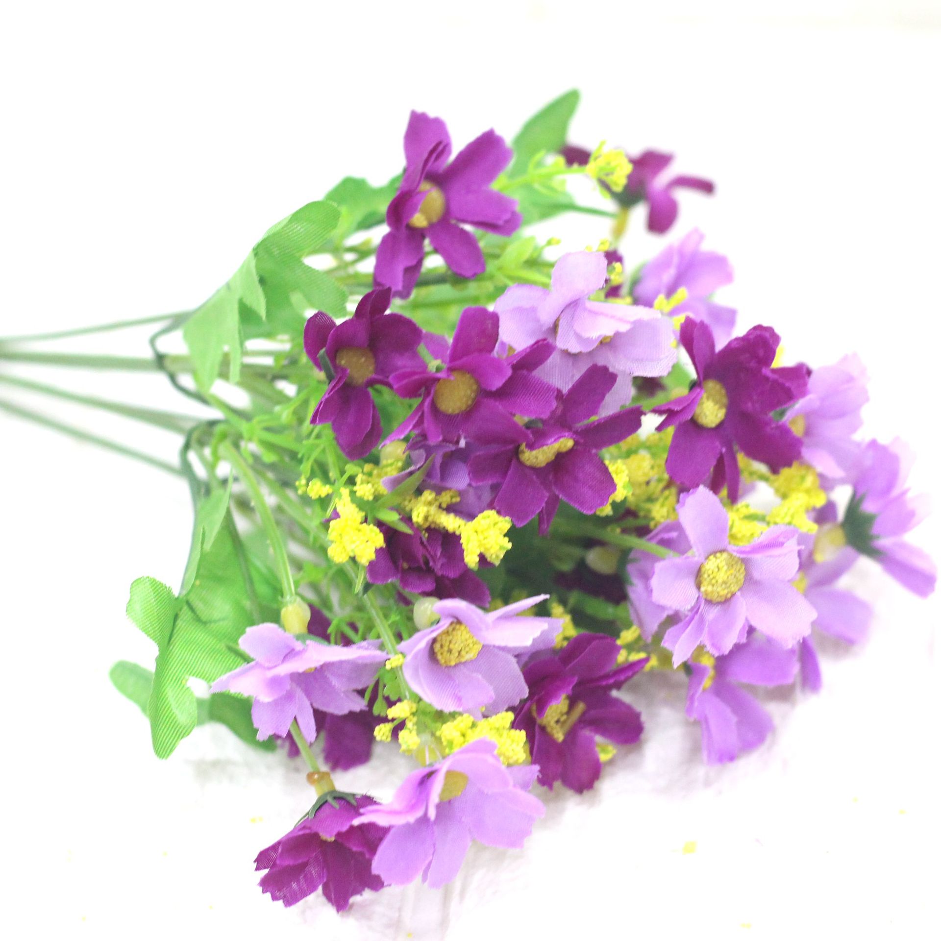 Factory wholesale of garden flowers, artificial flowers, fake flowers, 28-head jumping orchid chrysanthemums, small daisies, wedding project flowers pic 8