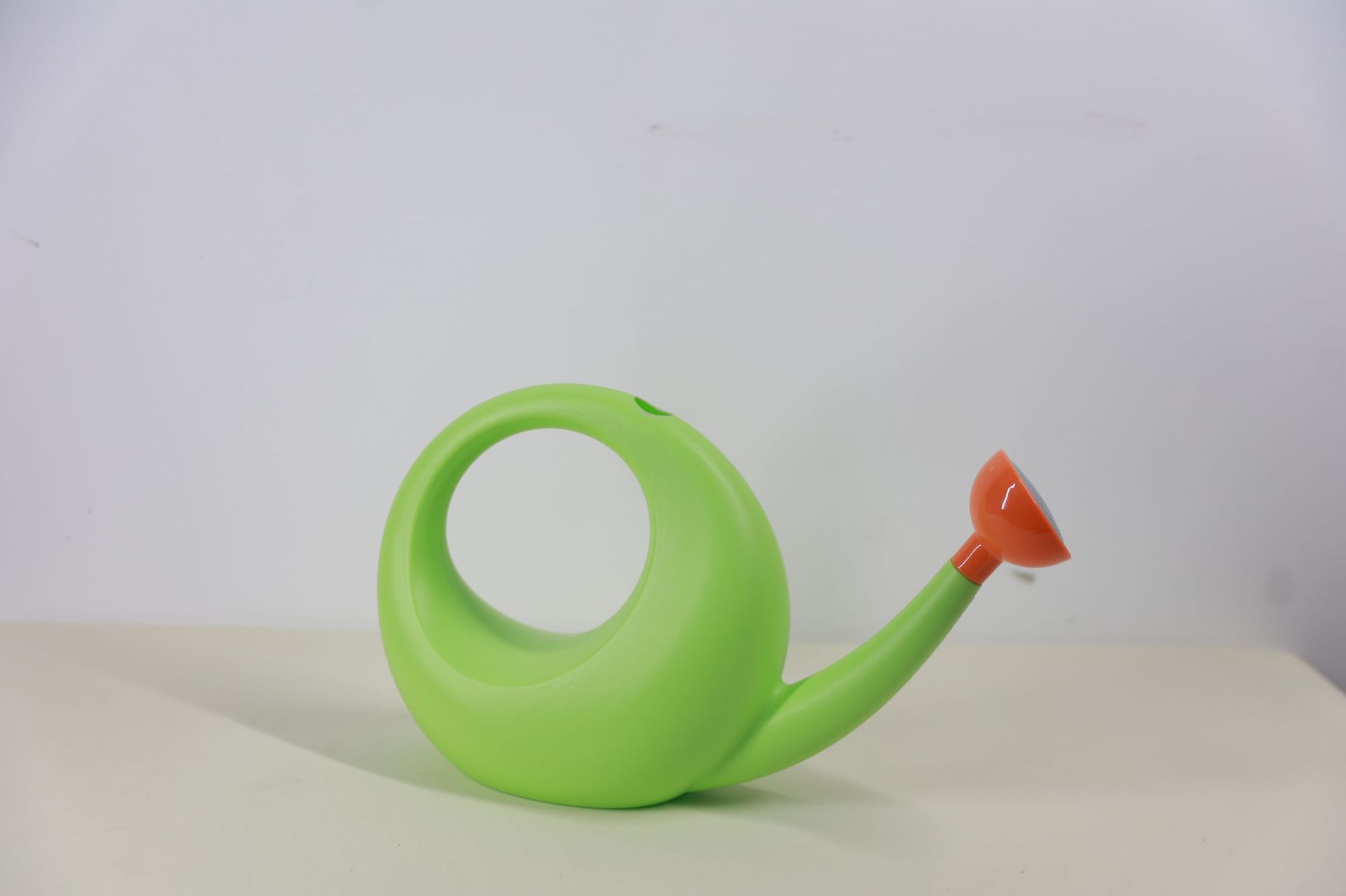 Cartoon watering can for flowers, household flower and vegetable planting, large-capacity long-spout watering can, thickened plastic watering can for gardening pic 3