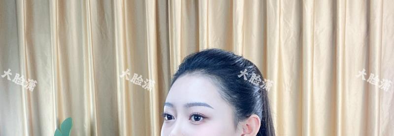 2023 New Style of Korean-style versatile cold-proof scarf for women to keep warm and protect the cervical vertebrae in autumn and winter. It is a knitted triangular scarf pic 17