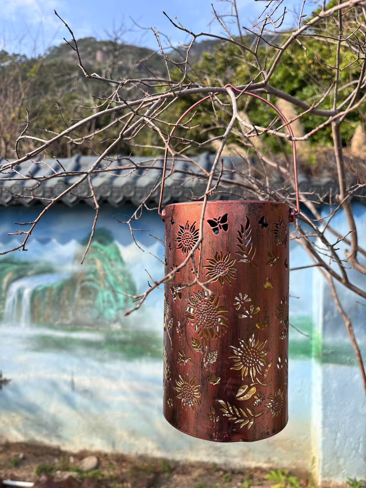 Solar-powered outdoor courtyard hanging lamps, ironwork hollowed-out hummingbird, butterfly, chrysanthemum and animal projection installations pic 13