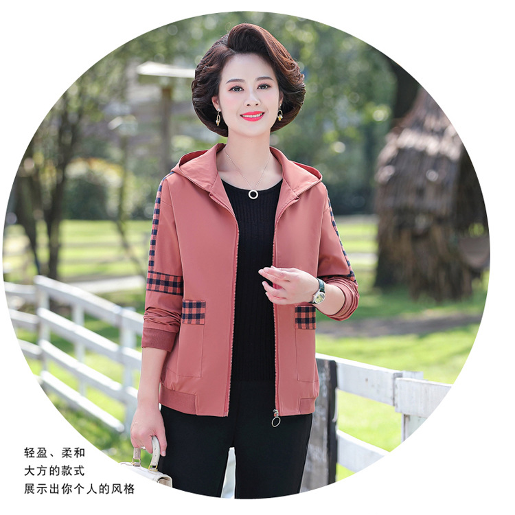 妈妈洋气休闲短款外套中年女式春秋夹克上衣服中老年秋装薄款风衣详情15