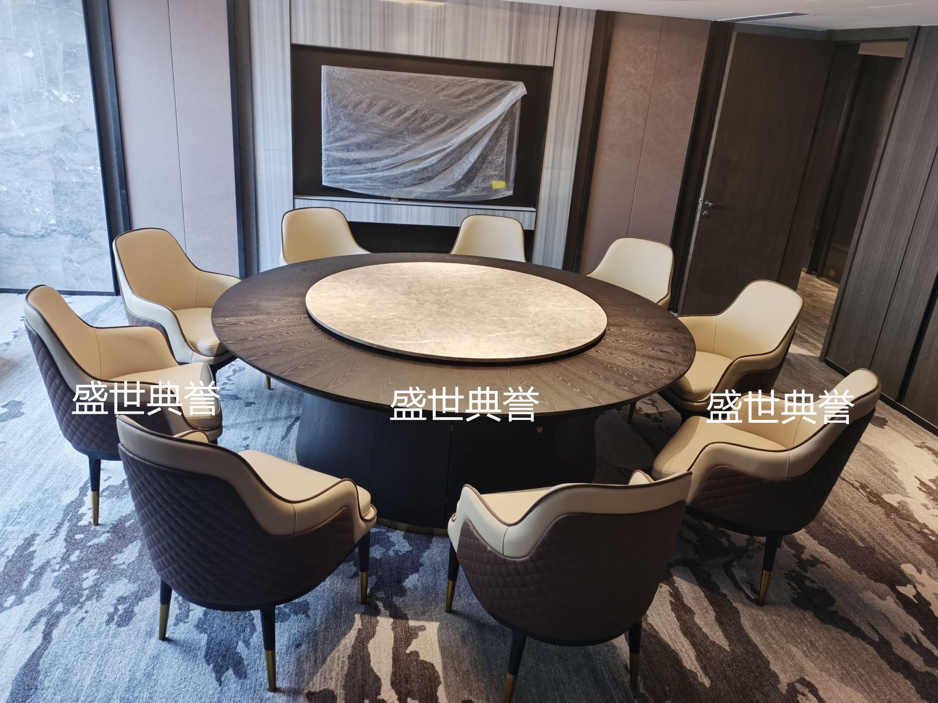 Solid wood dining tables and chairs for five-star hotels in Anshan, solid wood Bentley chairs for seafood hotels, modern light luxury dining chairs and armchairs pic 20
