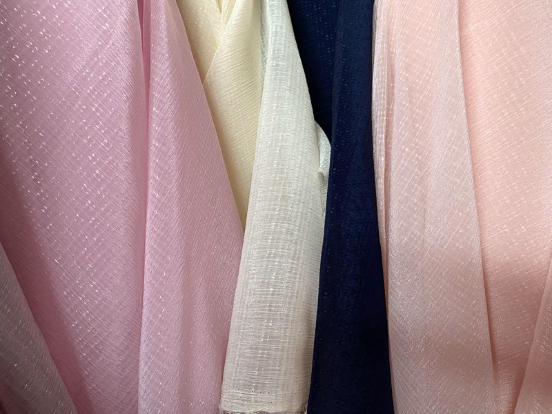 Wholesale of new polyester clothing, skirt, yarn fabric, toys, headwear, hair accessories, scarf fabric, dot star yarn and wrinkled fabric pic 2