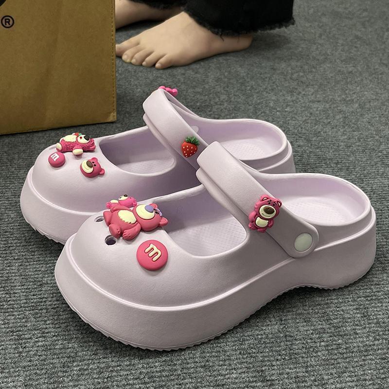 小红书草莓熊洞洞鞋女外穿卡通可爱可拆卸拖鞋DIY闺蜜凉拖鞋批发详情5