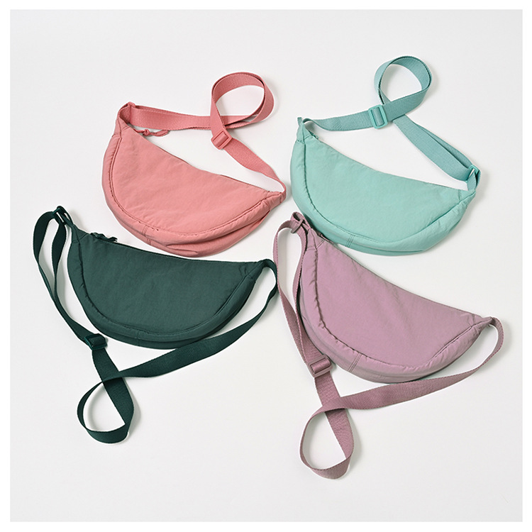 斜挎包女新款单肩包学生女包休闲包运动小包夏季帆布包日系饺子包详情4