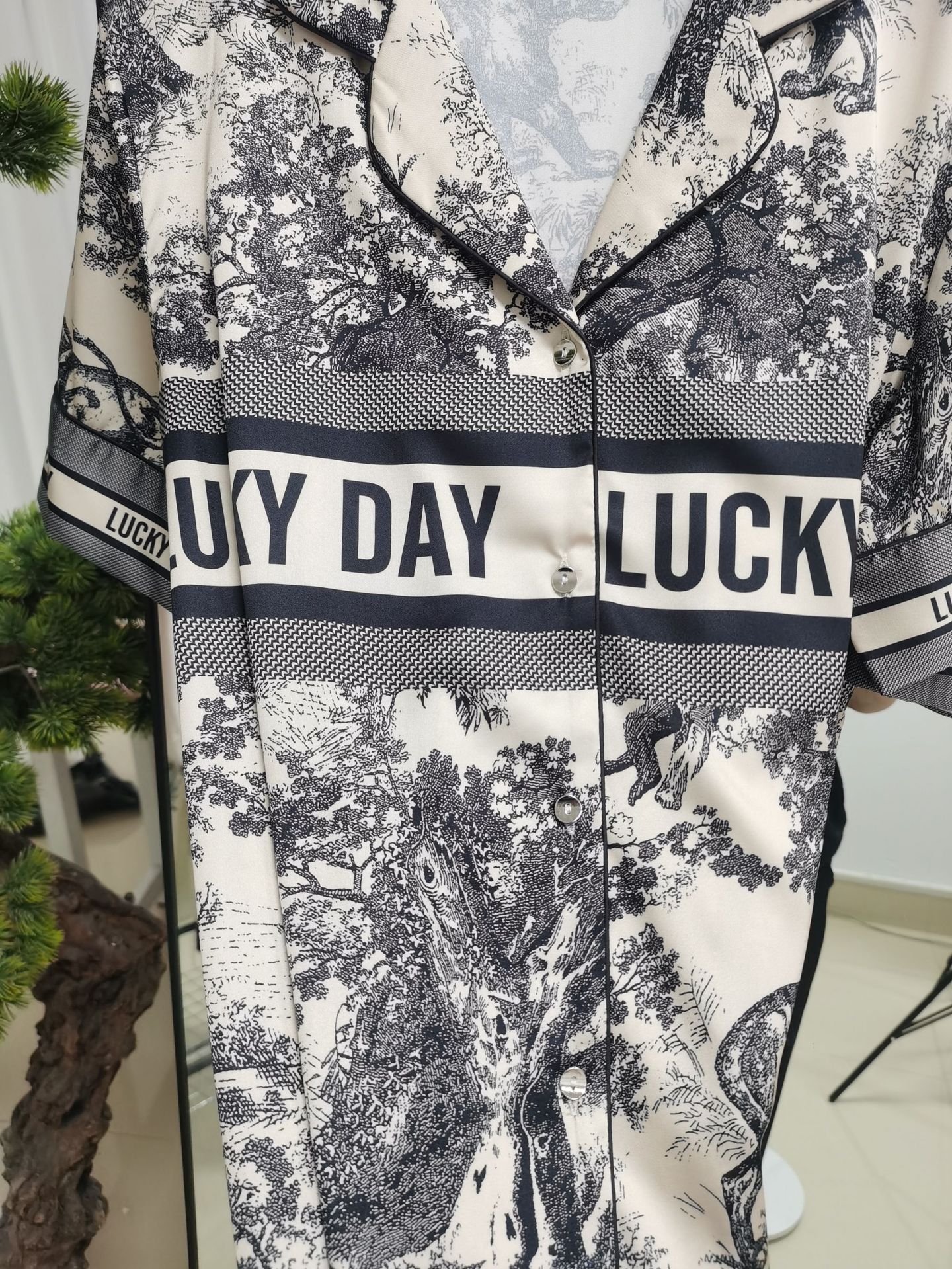 丛林秘境短袖短裤情侣冰丝睡衣女丛林大码时尚印花D家山水画轻奢详情6