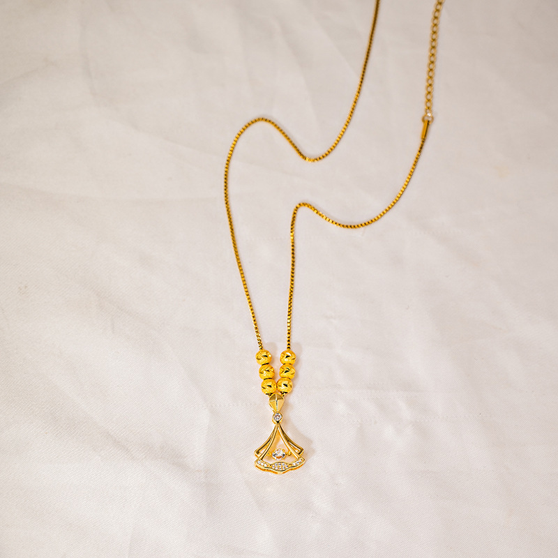 A versatile and dynamic Ginkgo leaf necklace with a high-end design sense, a niche and light luxury diamond-encrusted collarbone chain accessory wholesale pic 5