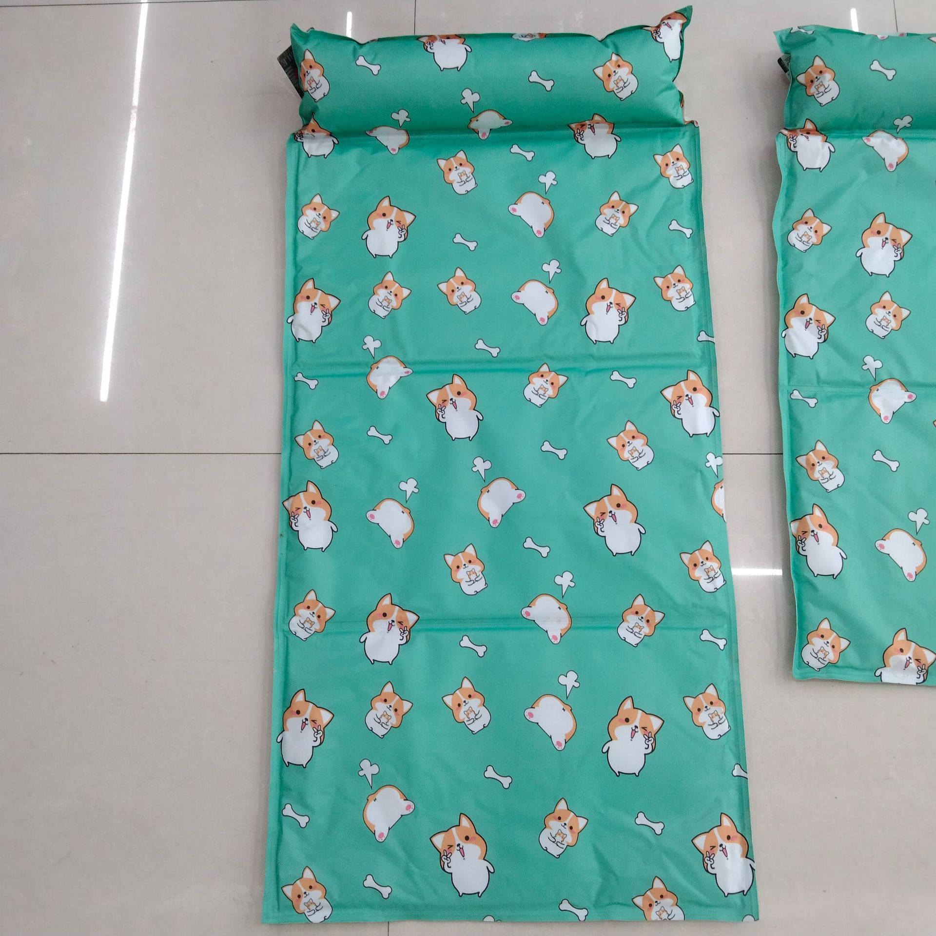 Pet ice pads are cool and refreshing in summer. Dog cooling pads are durable, chewy and waterproof. Cat pads are pet cooling ice pads pic 6