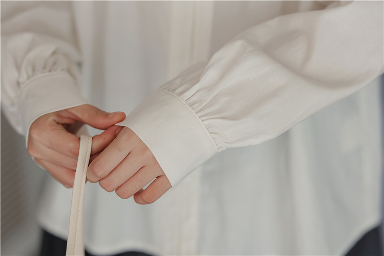 2024秋季新款韩版法式v领蕾丝衬衣女设计感褶皱长袖衬衫宽松上衣详情18