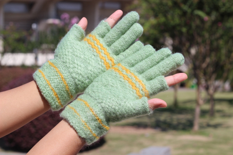 2019 Autumn/Winter new style of warm typing gloves for women with exposed fingers, winter cold protection for playing games and woolen yarn gloves pic 5