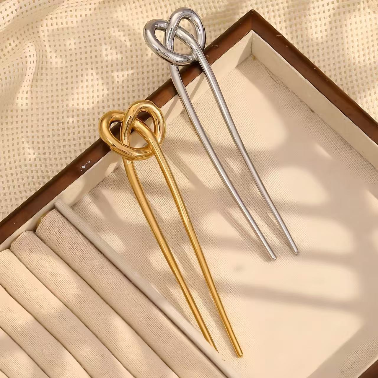Cross-border European and American creative U-shaped hairpins, high-end metal hairpins, alkali water rope knots, golden surface hair pins, hair accessories and hair clips pic 11