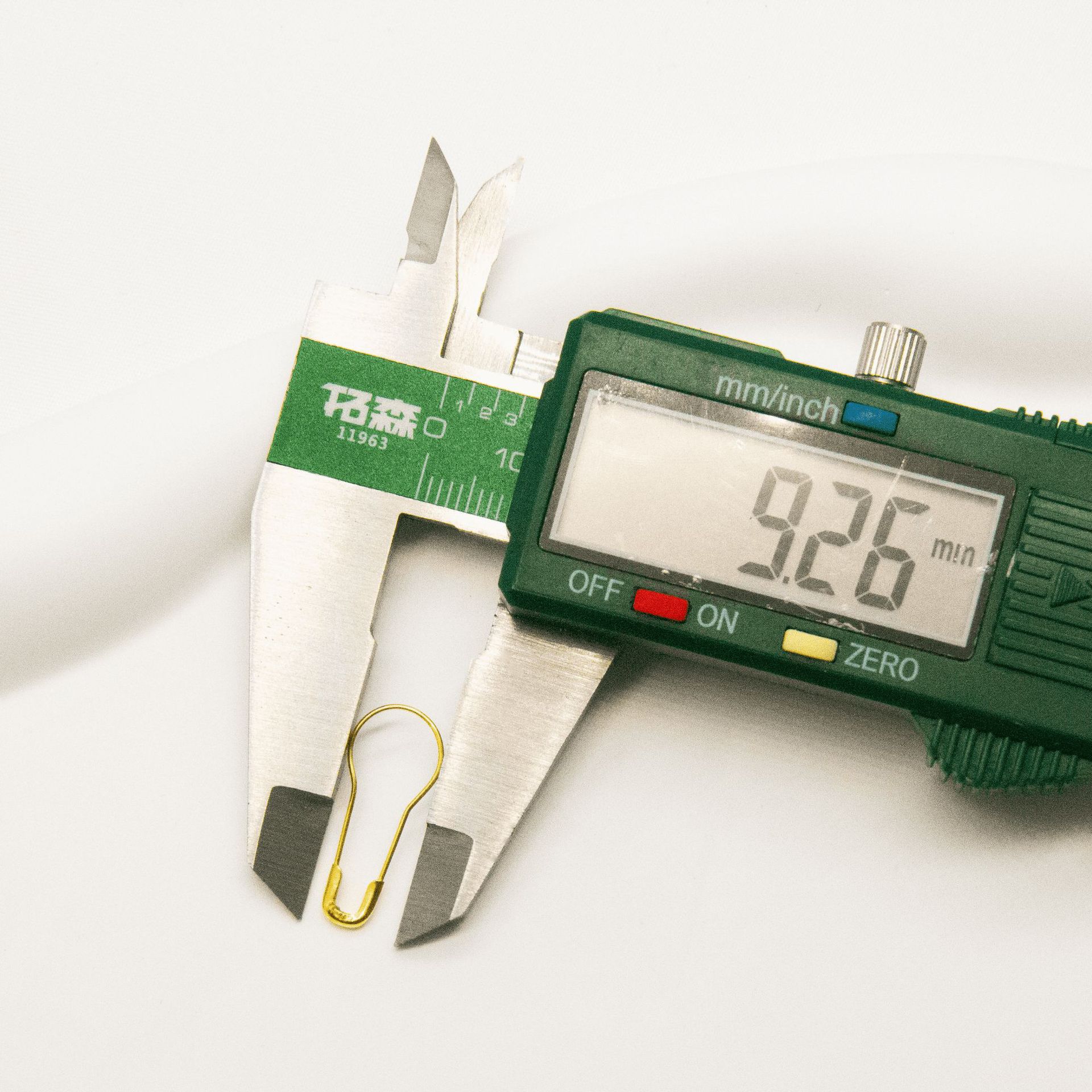 Gourd safety pins, clothing accessories, tags, iron hooks, pear-shaped small button pins, dolls, festive pendants, DIY pic 4