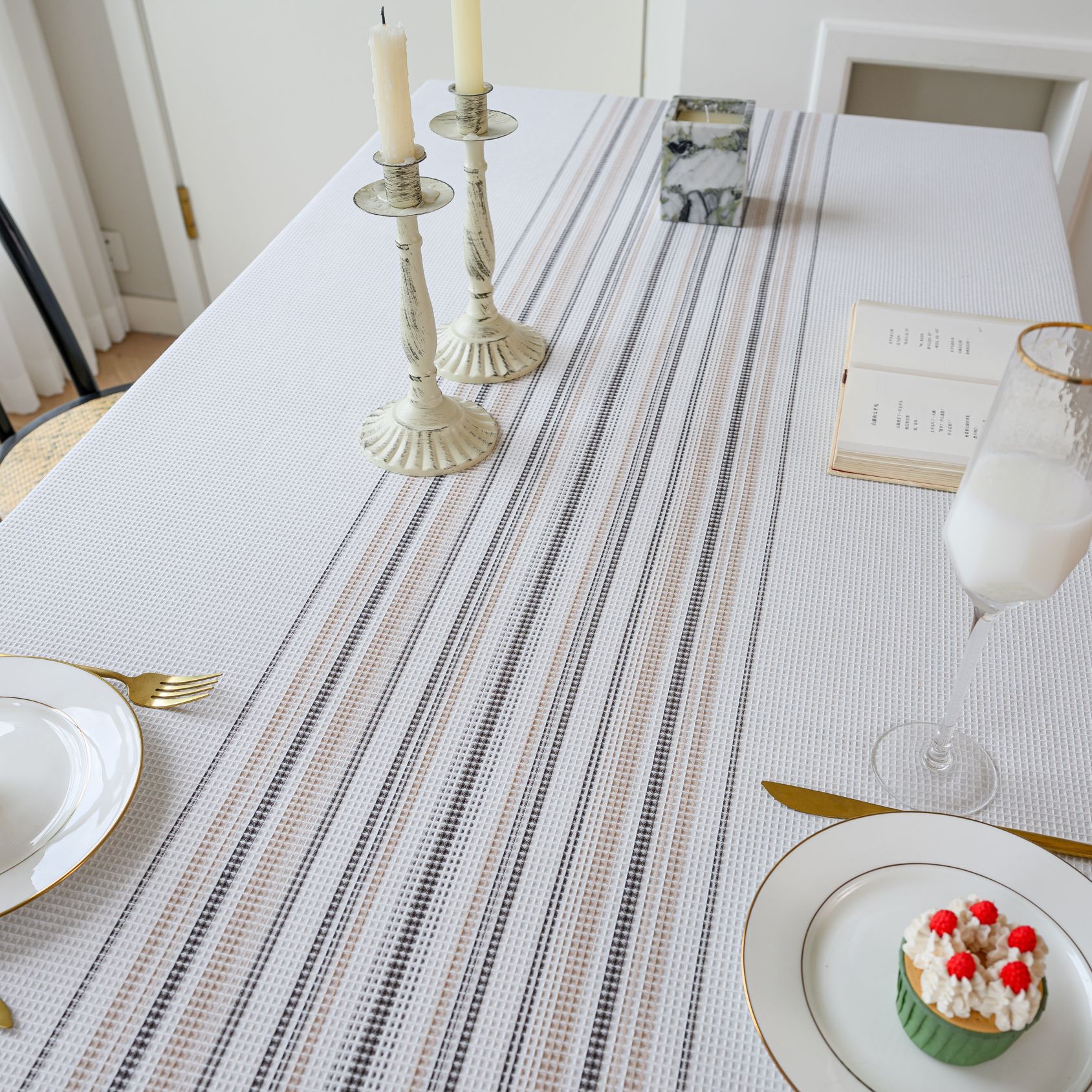 Wholesale of American-style country solid-color household rectangular table fabric, soft and breathable waffle striped coffee table cover fabric pic 6