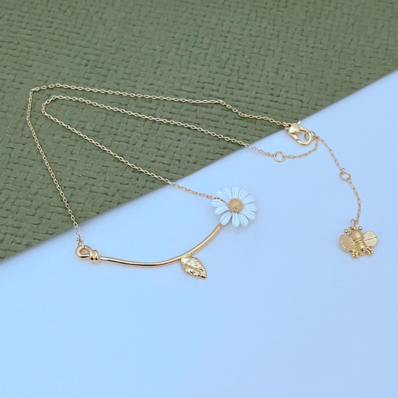 European and American fashion, light luxury, sweet and fresh Daisy and bee inlaid enamel glaze Daisy metal jewelry set pic 22