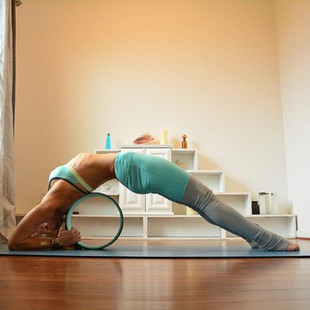 Blue Song品牌加厚防爆光面瑜伽球65cm瑜珈球健身球运动健身器材详情11