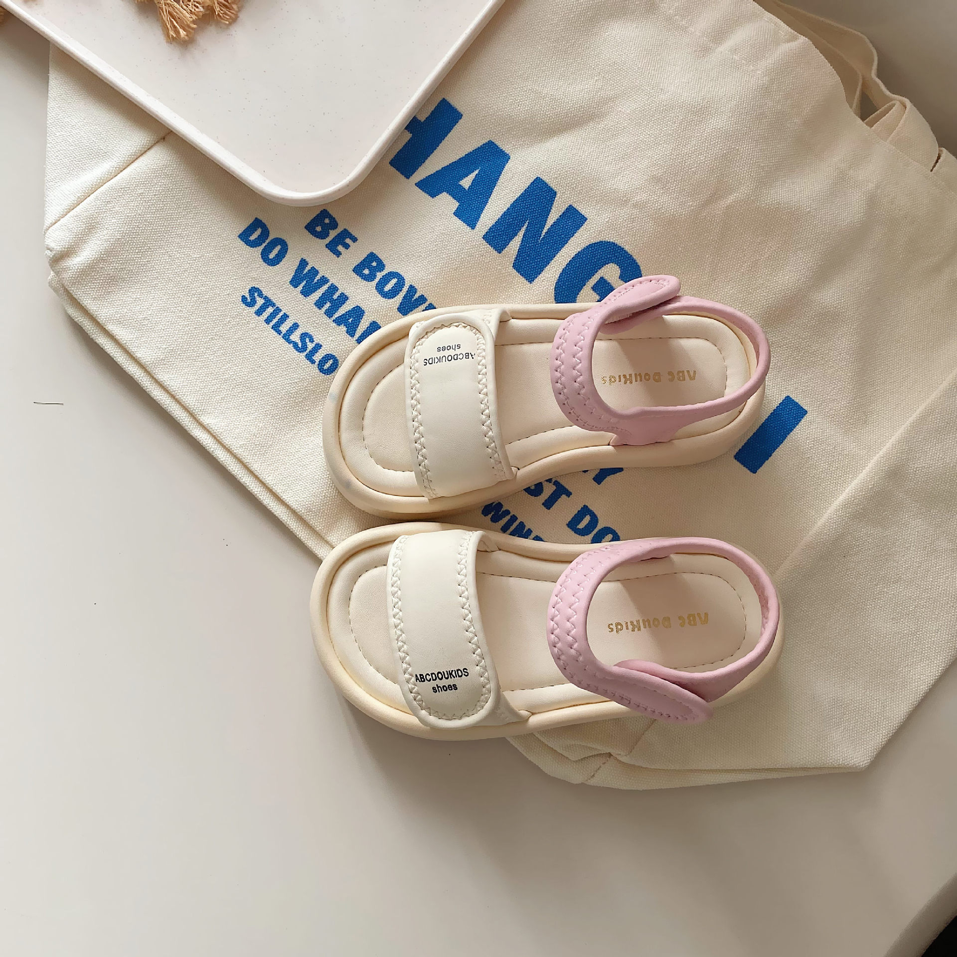 2024春夏季新款时尚百搭凉鞋圆头舒适软底运动魔术贴户外男女童鞋详情16