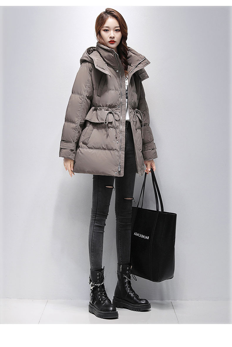 The new design of the down cotton-padded jacket for women in the autumn and winter of 2022, featuring a unique style and thickened Korean-style cotton-padded jacket pic 5