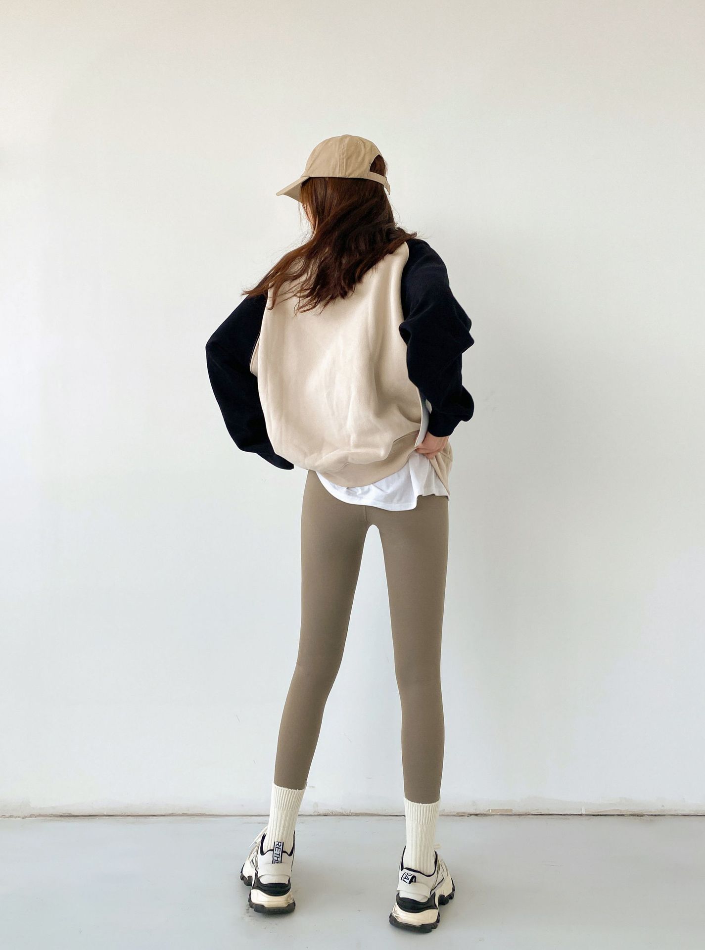 Wholesale of 2023 Spring and autumn tight-fitting high-waisted leggings, water-sparkling Barbie pants, a must-have for lifting buttocks, 9-inch pants, a one-piece replacement for women pic 17